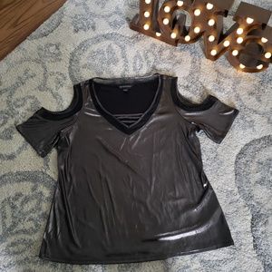 NWOT Rock & Republic cold shoulder metallic tee